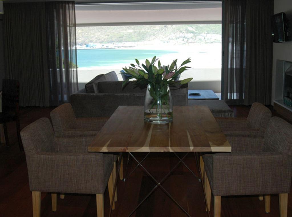 Chapmans Peak Beach Hotel Hout Bay Room photo