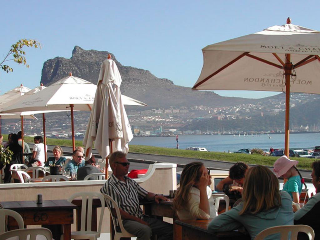 Chapmans Peak Beach Hotel Hout Bay Exterior photo